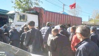 شاحنة تفقد مكابحها في منحدرٍ ضواحي الحسيمة وتخلف خسائر فادحة