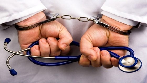 اعتقال مدير مستشفى إقليمي و إداريين و أطباء بتهم الفساد المالي