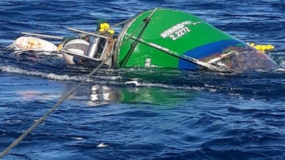 انقاذ ثلاثة بحارة تعرض قاربه للغرق بواحل الحسيمة