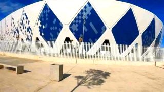 ملعب أيت قمرة بالحسيمة.. معلمة تنتظر التدشين