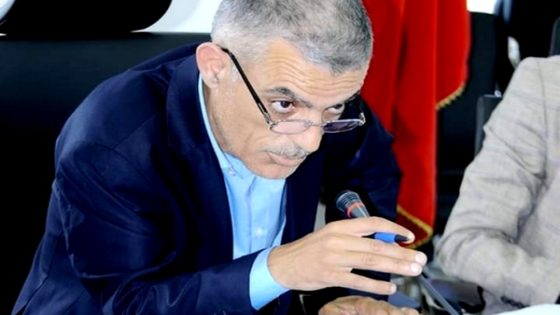 مغربي مقيم بالخارج يقاضي رئيس جماعة امزورن لرفضه ربط منزله بالكهرباء والرئيس يوضح