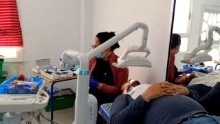 قافلة طبية بلجيكية تقدم خدماتها لساكنة بني عمارت بإقليم الحسيمة