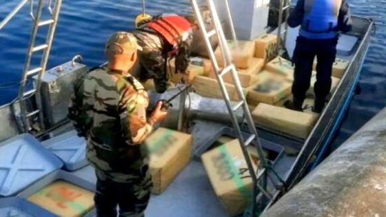 شحنة حشيش مشبوهة تطفو قبالة سواحل الحسيمة وتستنفر الدرك البحري