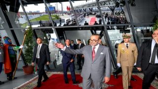 الملك يدشن ويزور عددا من المشاريع البحرية الكبرى بالدار البيضاء