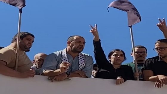 ناصر الزفزافي في جنازة والده: مصلحة الوطن فوق كل اعتبار