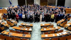 البرلمان الهولندي يطالب بالإفراج عن الزفزافي ورفاقه