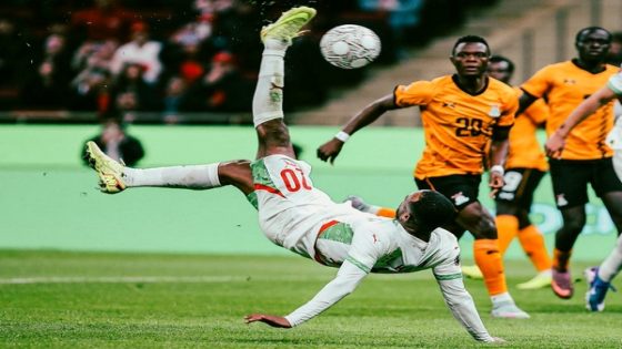 المنتخب المغربي يهزم زامبيا بثلاثية نظيفة ويتأهل للدور الثاني من الـ”كان”