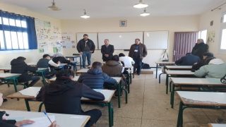 المدير الإقليمي للتعليم بالحسيمة يتفقد سير الامتحان الموحد