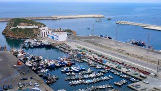 إغلاق مؤقت لميناء الحسيمة بسبب سوء الأحوال الجوية