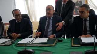 عامل الحسيمة ورئيس المجلس الإقليمي يقودان اتفاقية لتعزيز الموارد البشرية بالمؤسسات الصحية