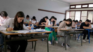 الحكومة تصادق على مرسوم جديد لتنظيم التوجيه المدرسي والجامعي