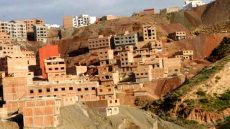 تراخيص البناء خارج الضوابط القانونية بمدينة الحسيمة