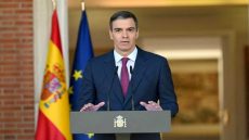 سانشيز يعلن تسوية استثنائية لأوضاع مئات الآلاف المهاجرين غير النظاميين